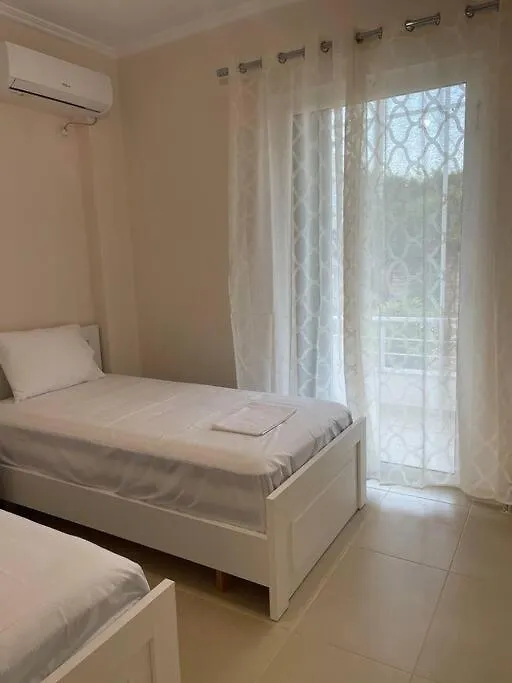Vila Athina Ksamil 0*,  Albania